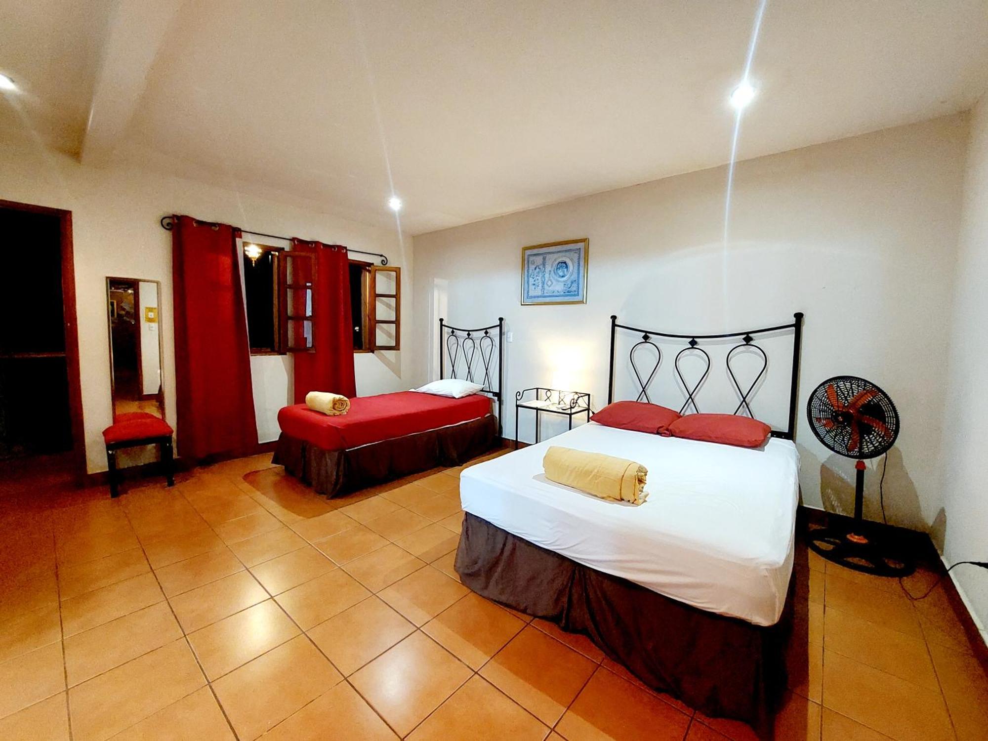 Hostal Lolita'S Boutique Granada Dış mekan fotoğraf